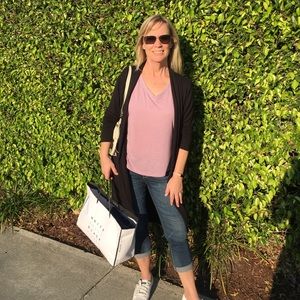 Meet your Posher, Laura